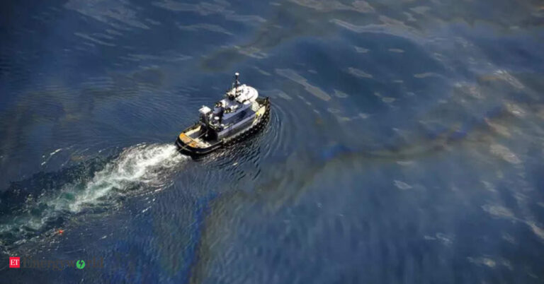 Mexican scientists develop new technology to clean up oil spills, Energy News, ET EnergyWorld