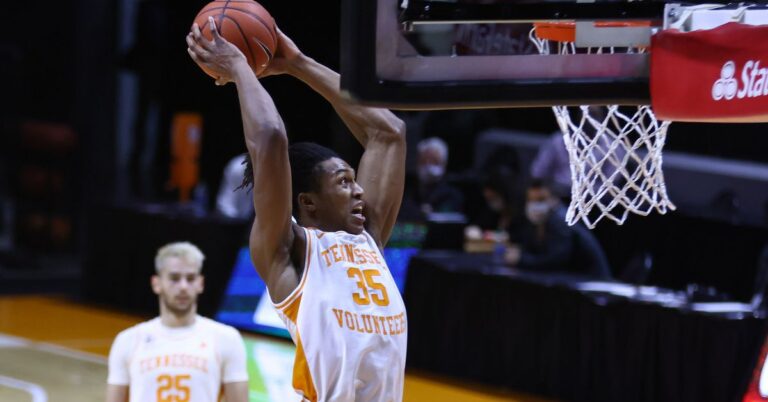 Tennessee Vols Basketball: Yves Pons is headed overseas