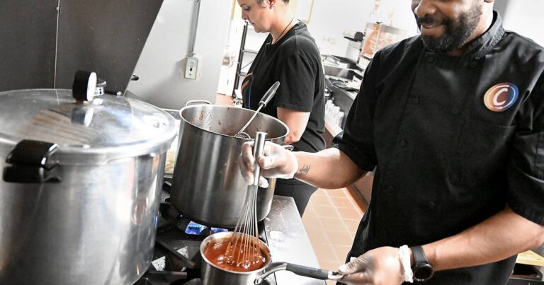 Couple’s decades of restaurant experience ‘collides’ with desire to feed Westminster community – Baltimore Sun