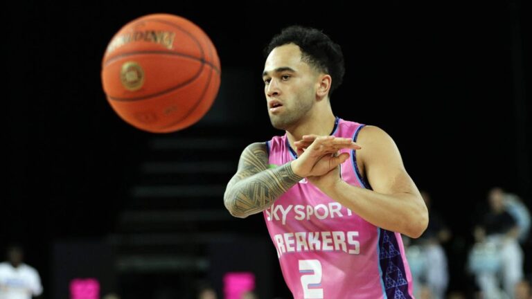 Izayah Le’afa hungry for success as red-hot NZ Breakers head south to host SEM Phoenix