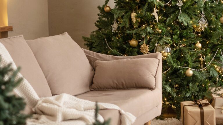 Christmas Decoration Ideas For Small Spaces, From The Experts