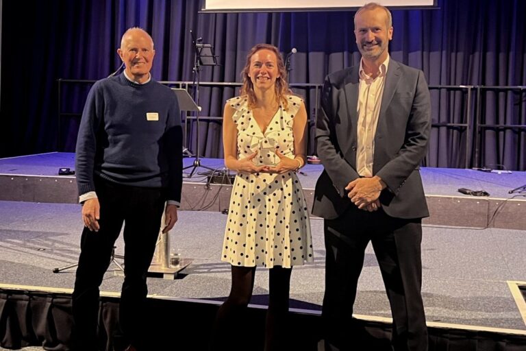 Oxfordshire engineering & technology training specialist wins commitment to workplace wellbeing award